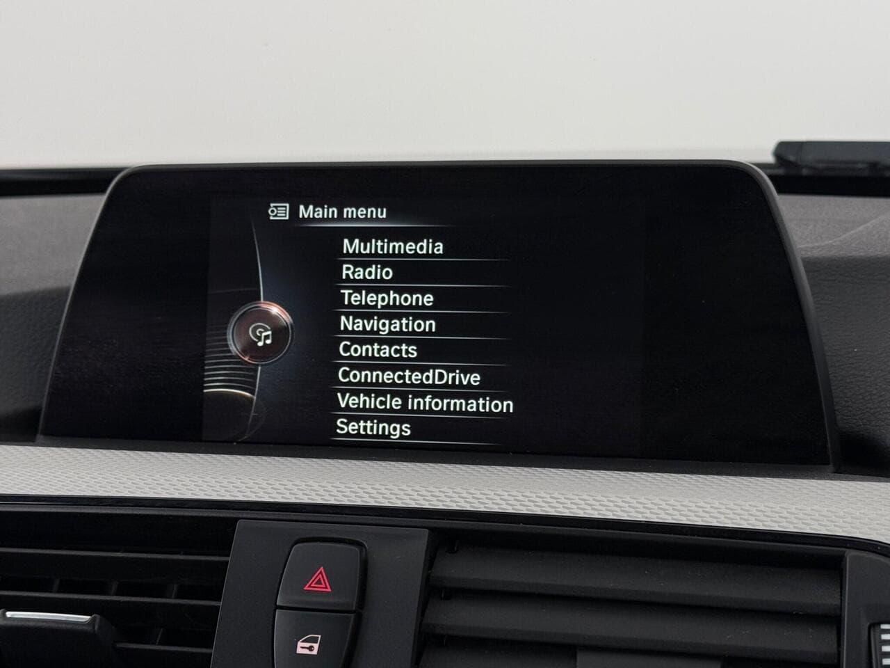BMW 3 Series thumbnail Infotainment System