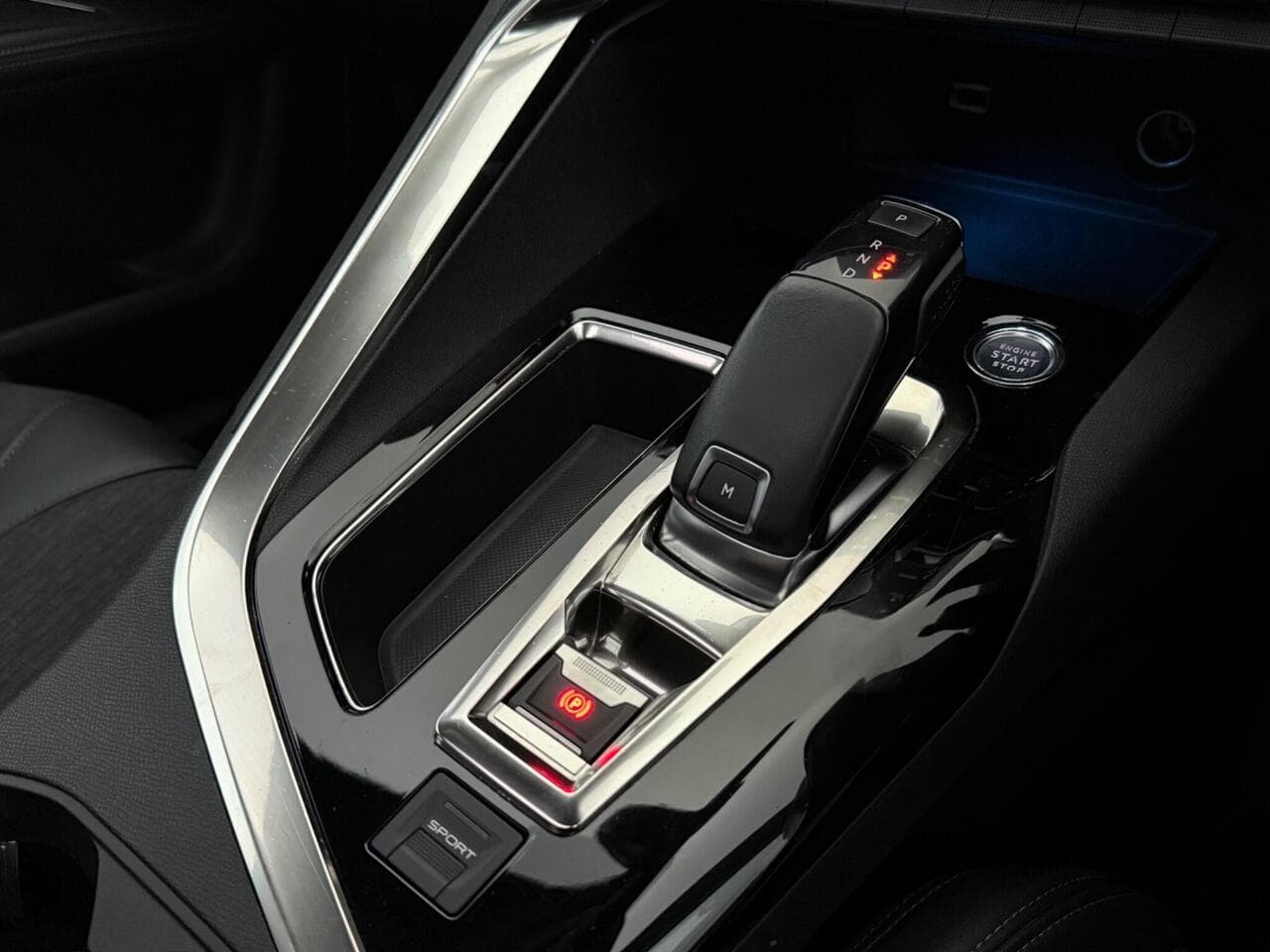 Peugeot 5008 thumbnail Interior Front