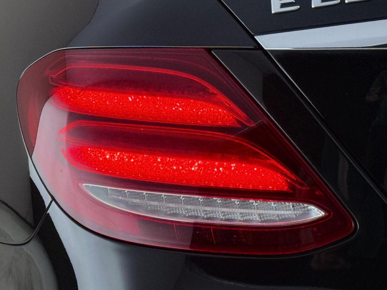 Mercedes-Benz E Class thumbnail Lights Rear