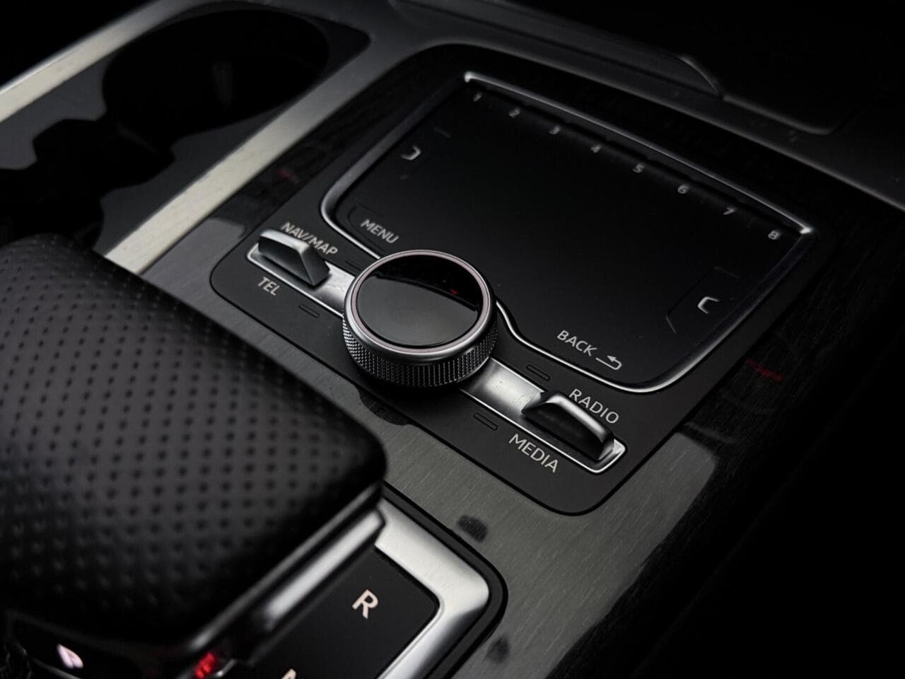 Audi Q7 thumbnail Misc Controls
