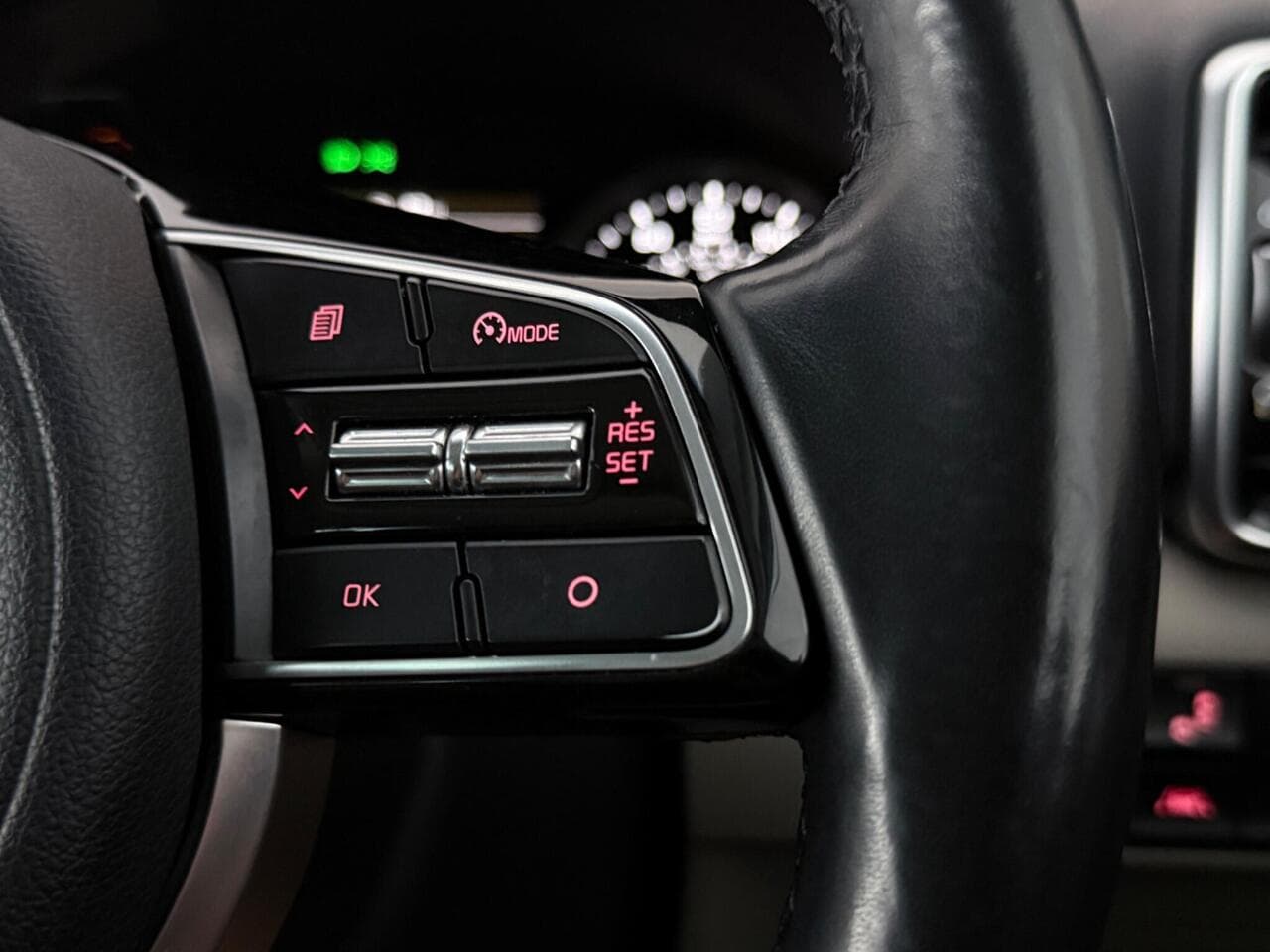 Kia Sportage thumbnail Misc Controls