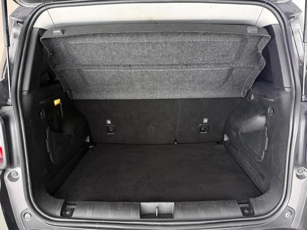 Jeep Renegade thumbnail Boot