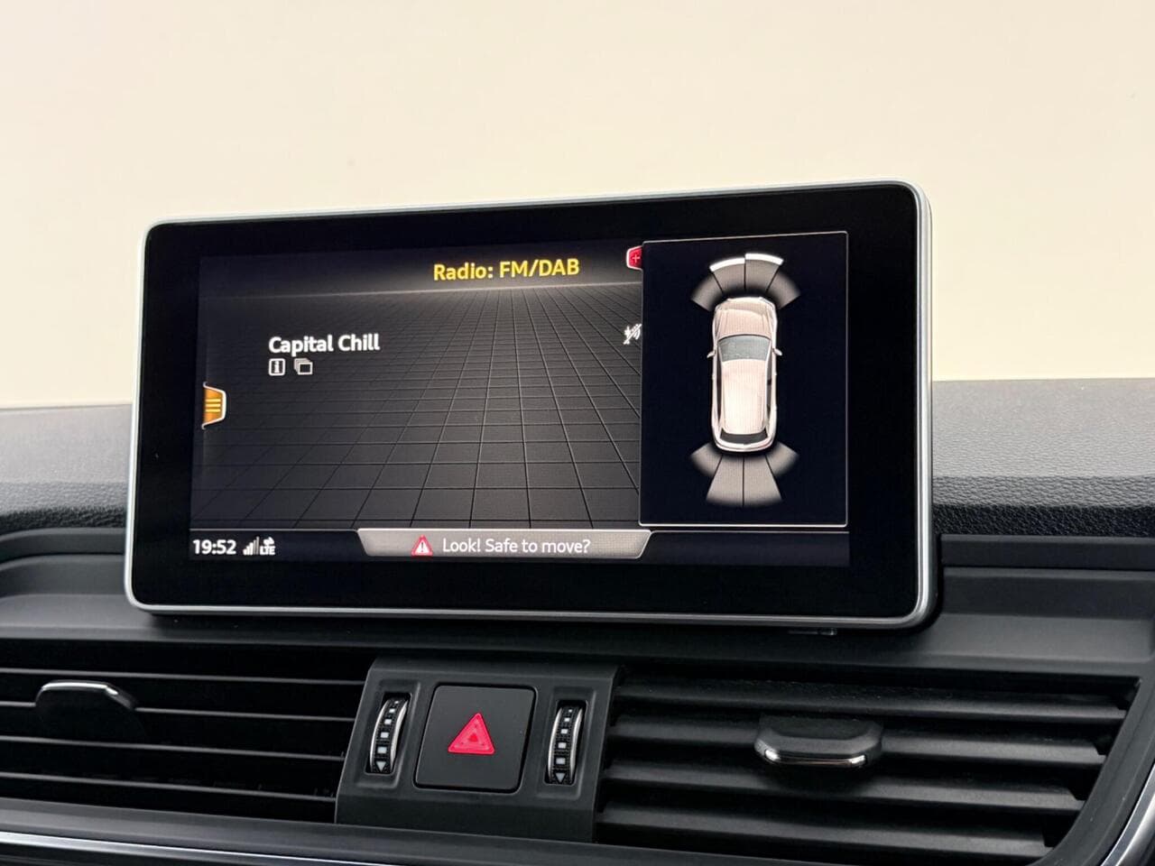 Audi Q5 thumbnail Infotainment System
