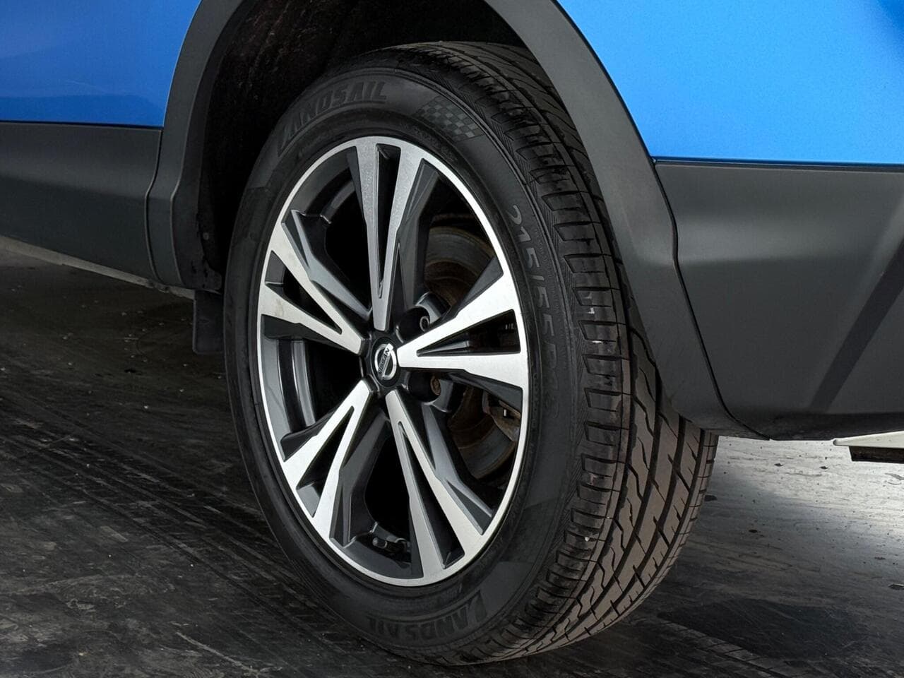 Nissan Qashqai thumbnail Wheel