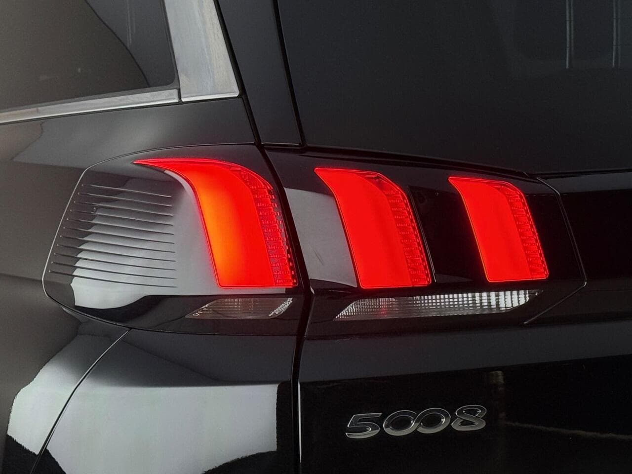 Peugeot 5008 thumbnail Lights Rear