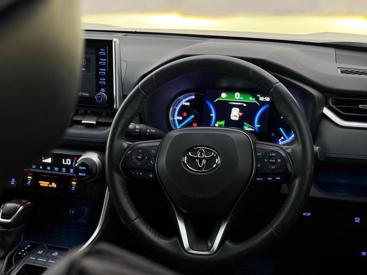 Toyota RAV4 thumbnail Steering Wheel