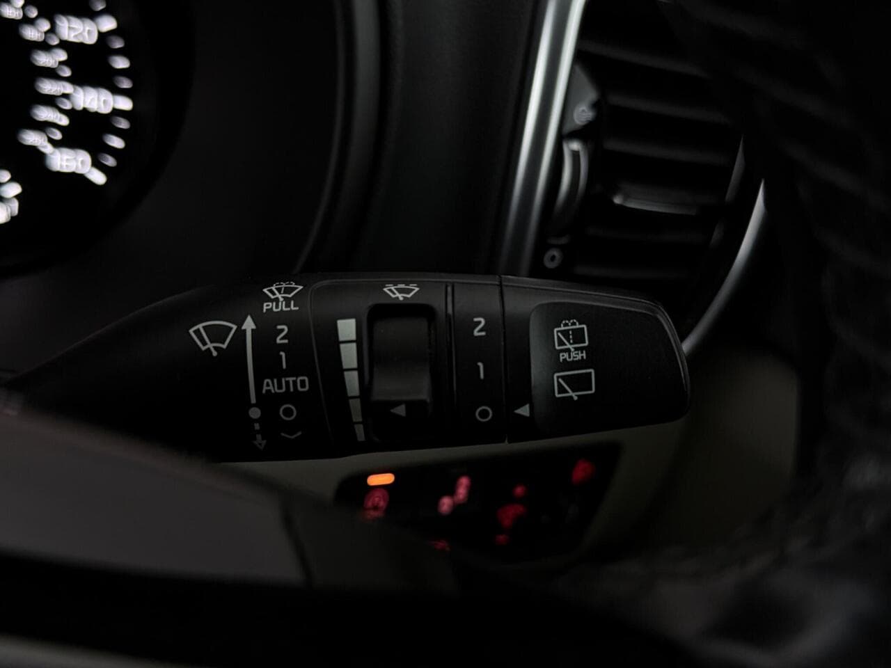 Kia Sportage thumbnail Misc Controls