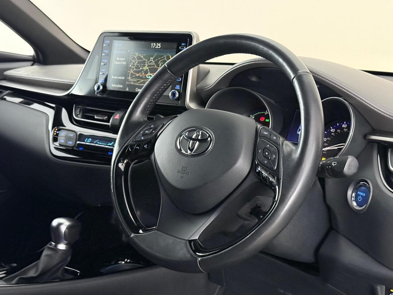 Toyota C-HR thumbnail Steering Wheel