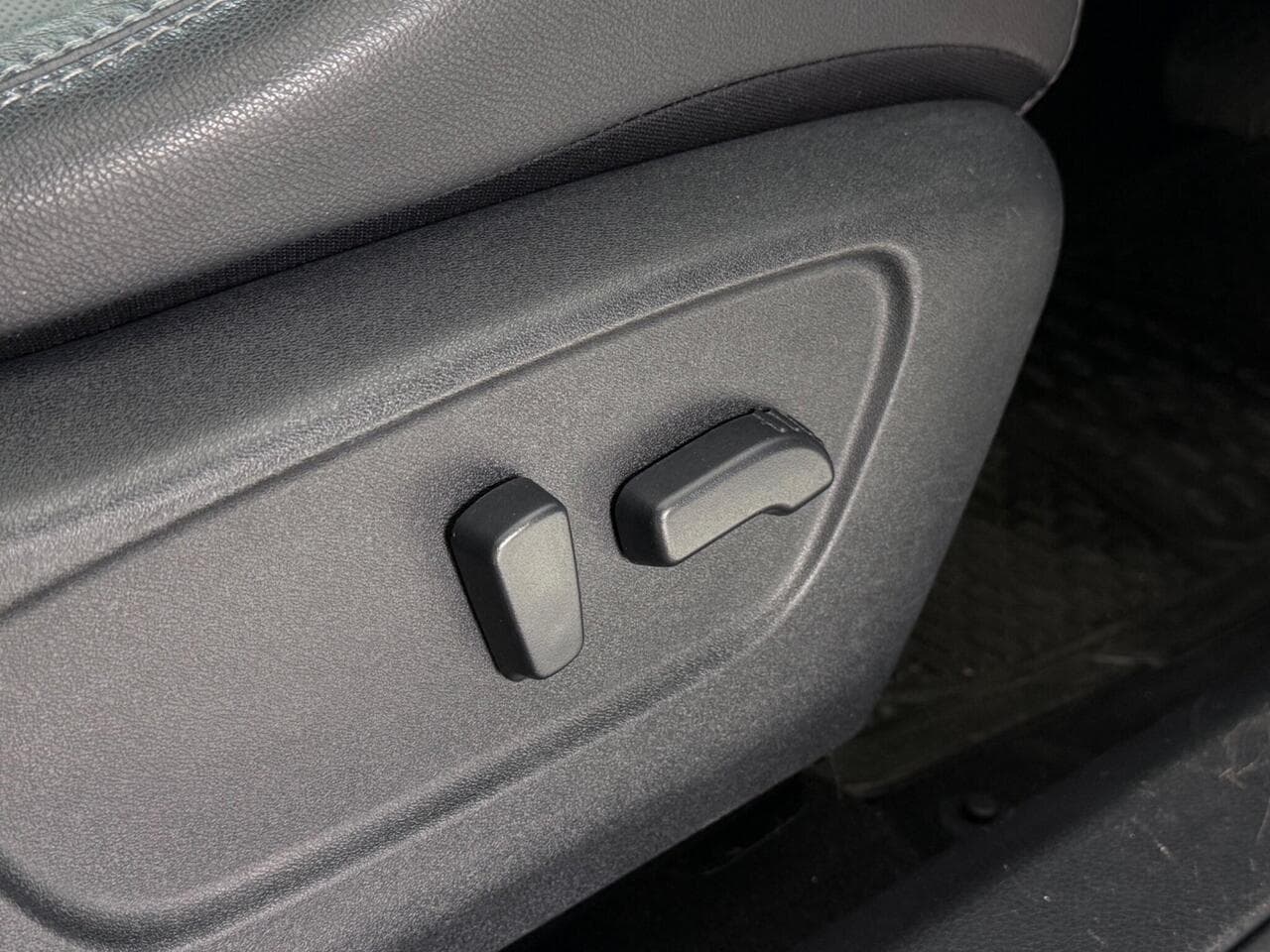 Nissan Qashqai thumbnail Misc Controls