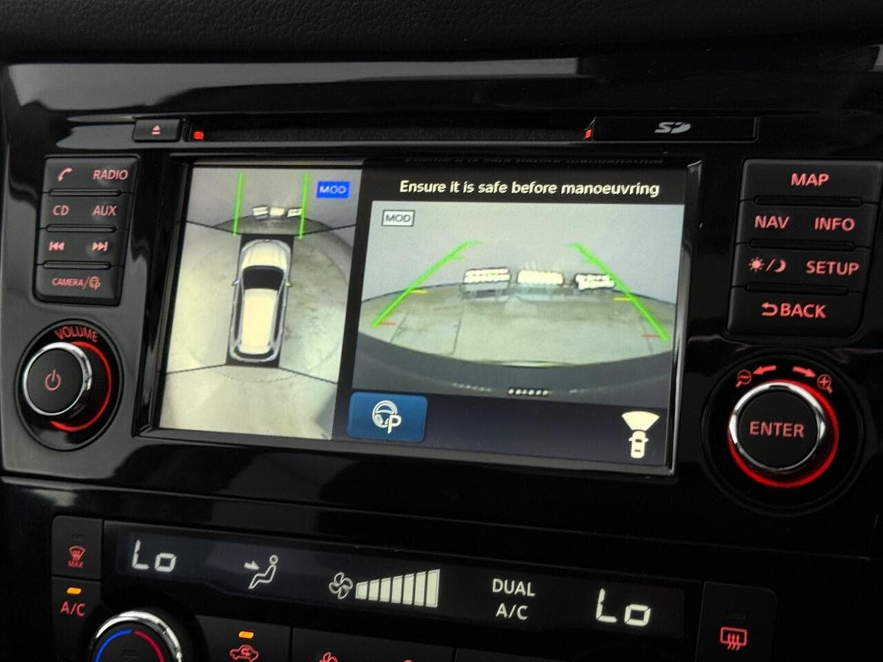 Nissan X-Trail thumbnail Infotainment System