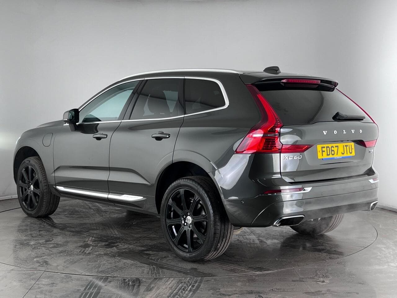 Volvo XC60 thumbnail Rear Left