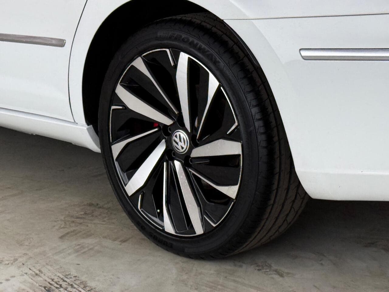 Volkswagen CC thumbnail Wheel