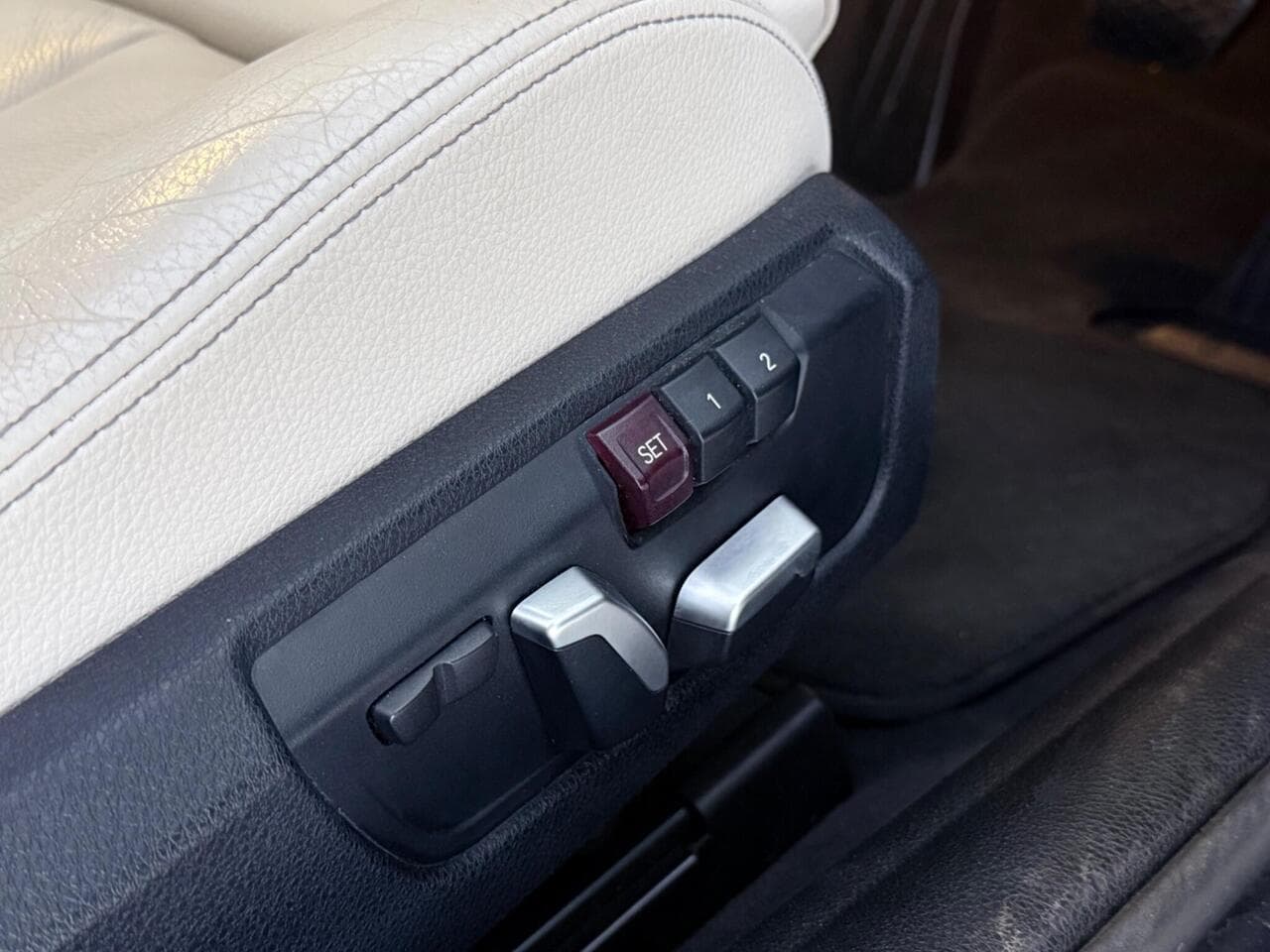 BMW 4 Series thumbnail Misc Controls