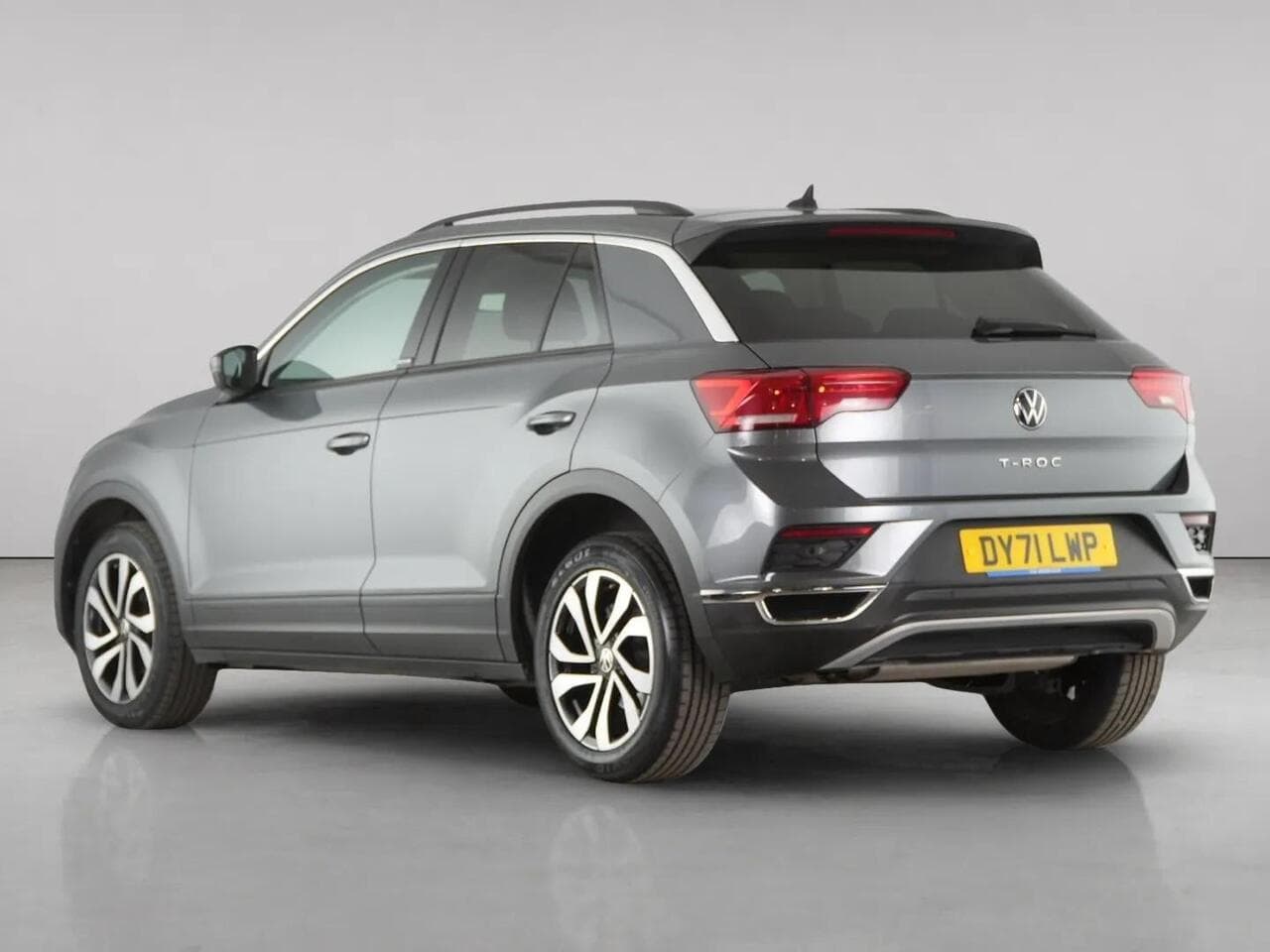 Volkswagen T-Roc thumbnail Rear Left