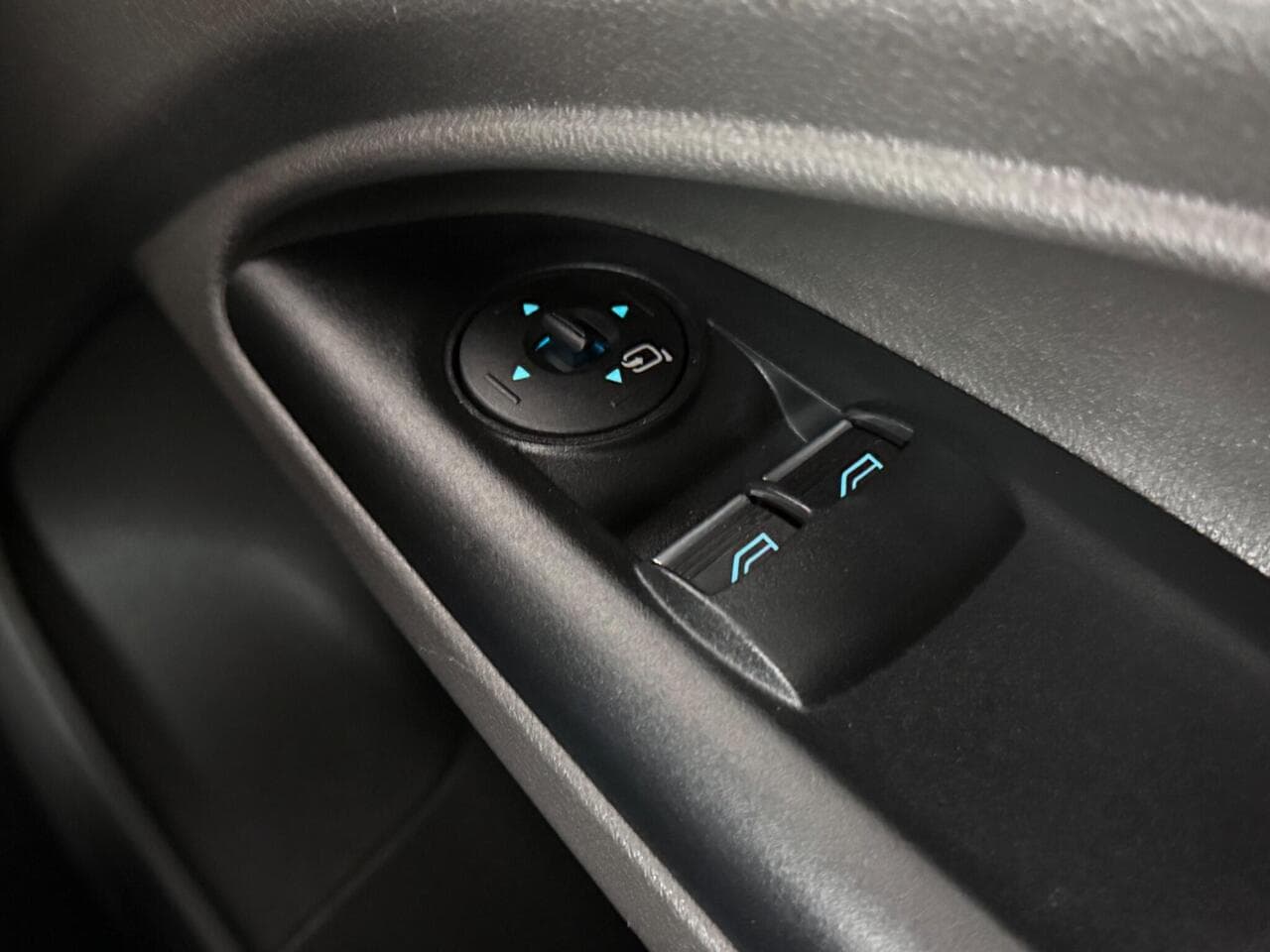 Ford Transit Connect thumbnail Misc Controls