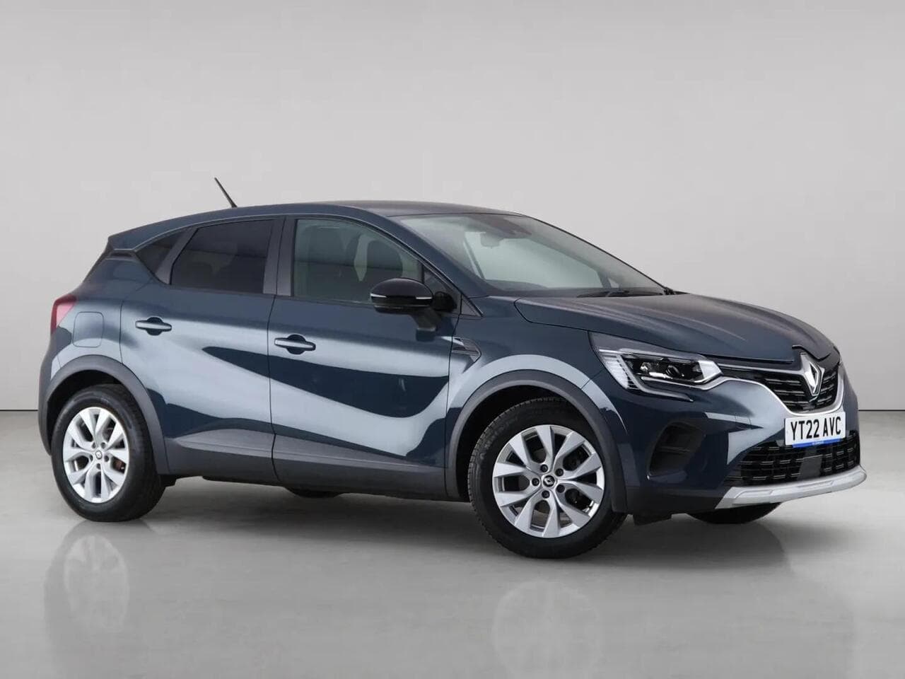 Renault Captur - Renault Captur 1.3 TCe Iconic Edition Euro 6 (s/s) 5dr