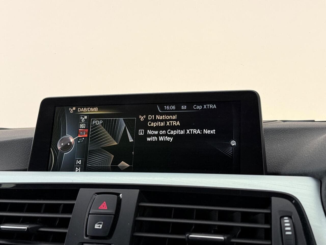 BMW 3 Series thumbnail Infotainment System