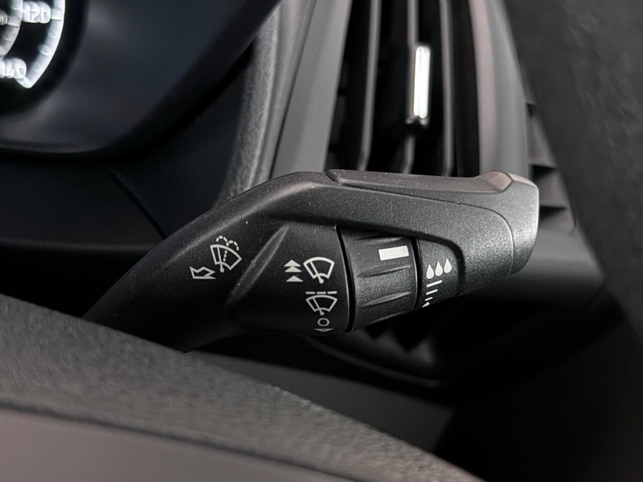 Ford Transit Connect thumbnail Misc Controls