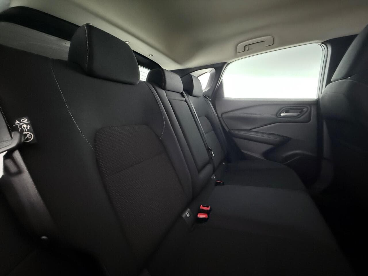 Nissan Qashqai thumbnail Seats Rear