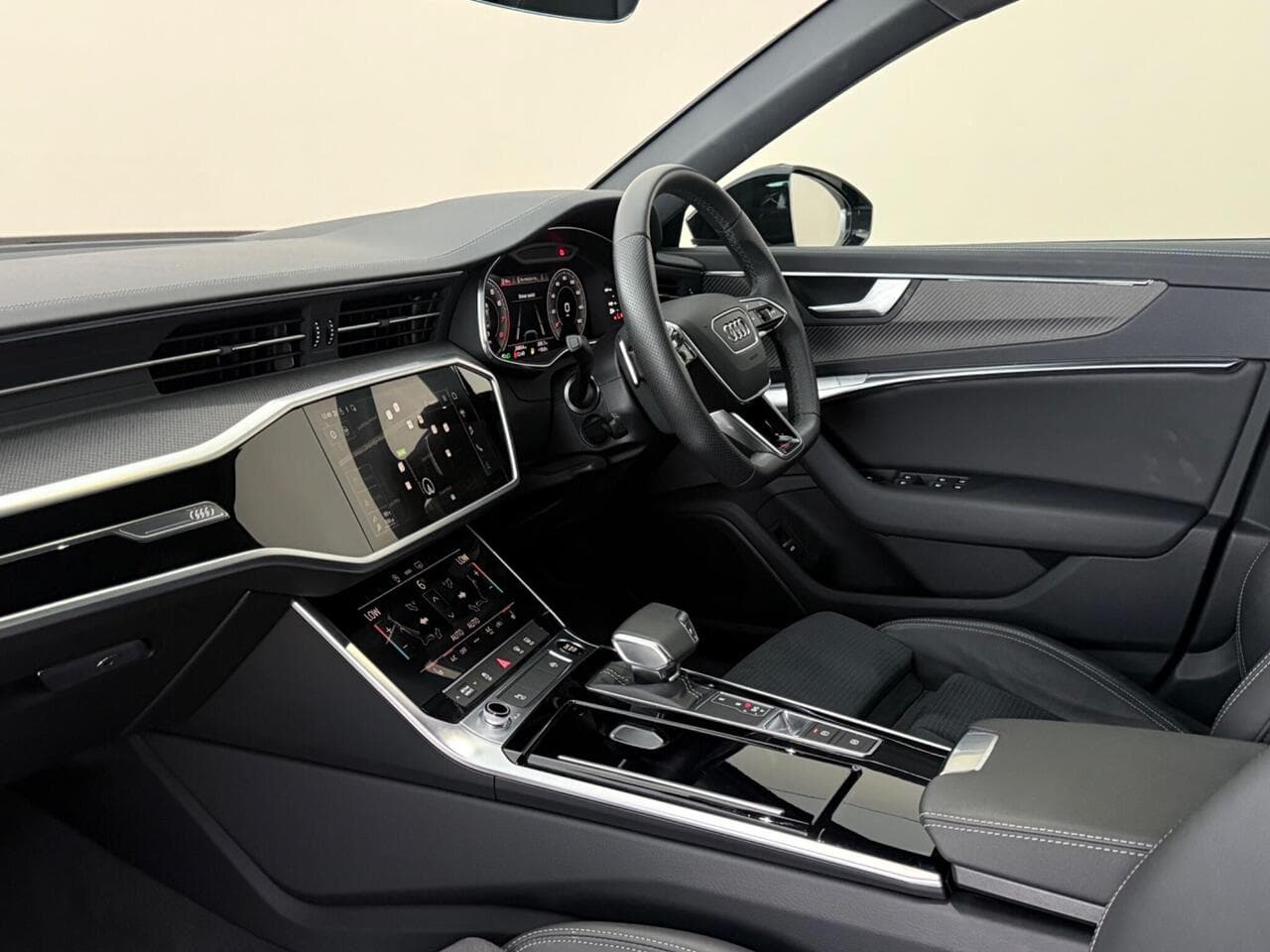 Audi A6 Saloon thumbnail Interior Front