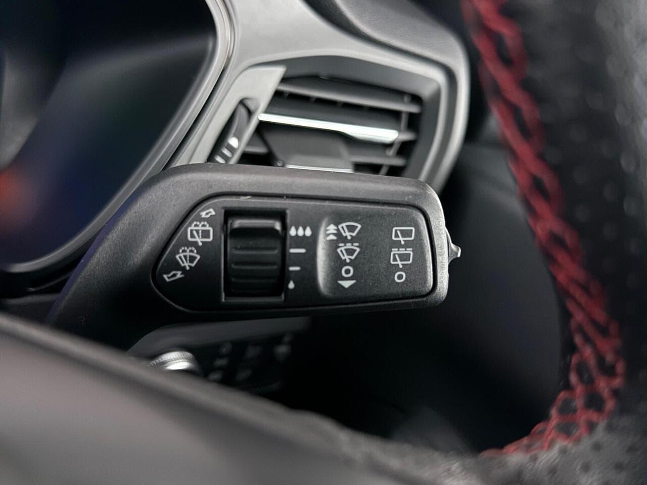 Ford Kuga thumbnail Misc Controls