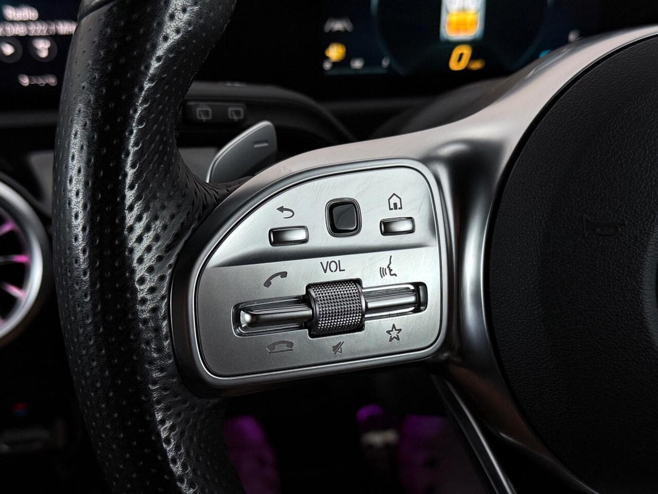 Mercedes-Benz A Class thumbnail Misc Controls