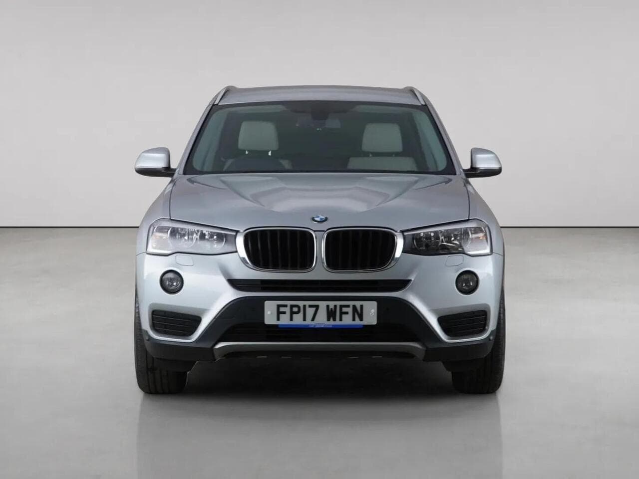 BMW X3 thumbnail Front