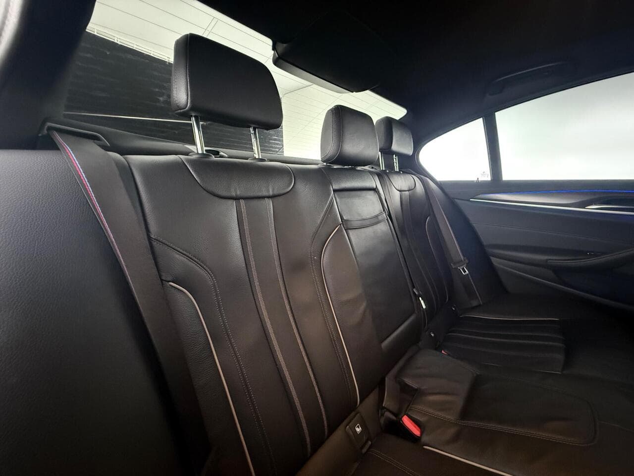 BMW 5 Series thumbnail Seats Rear