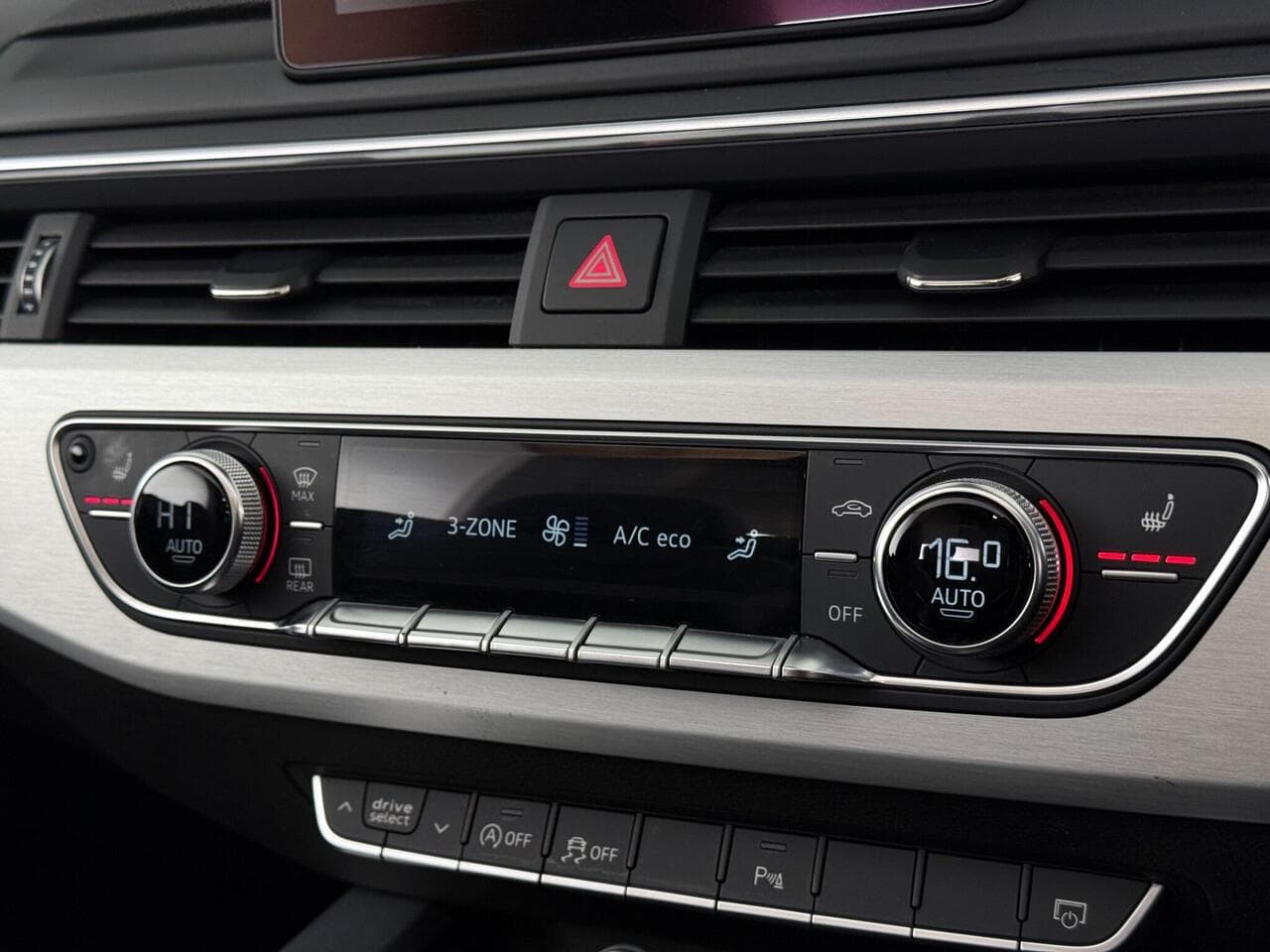 Audi A5 Cabriolet thumbnail Misc Controls