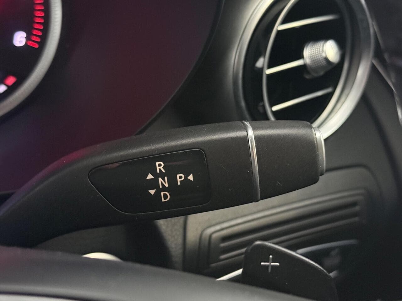 Mercedes-Benz GLC thumbnail Misc Controls