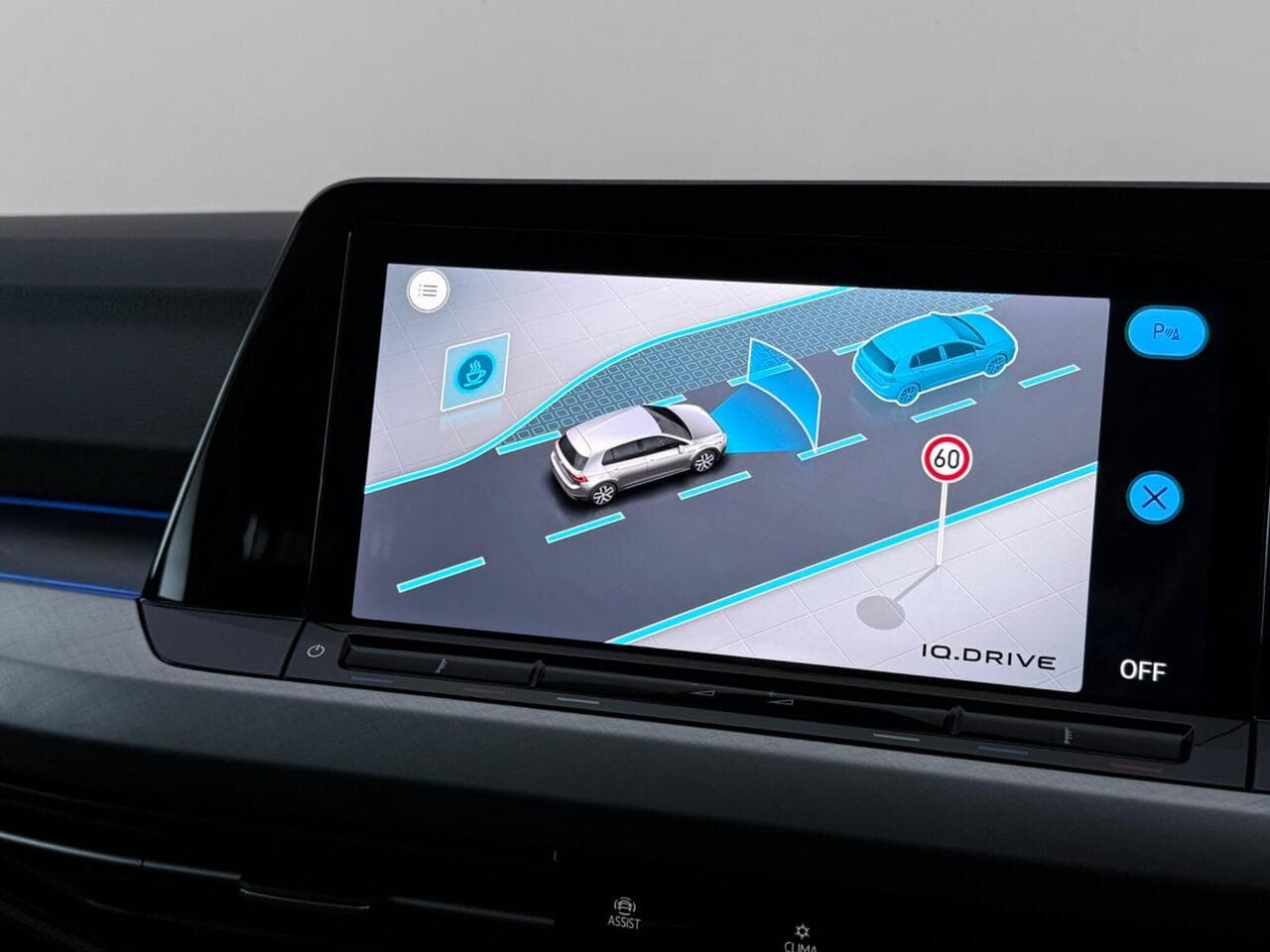 Volkswagen Golf thumbnail Infotainment System