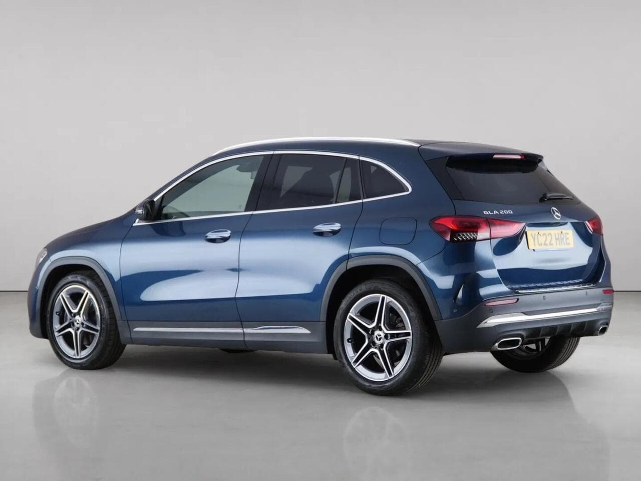 Mercedes-Benz GLA thumbnail Side Left