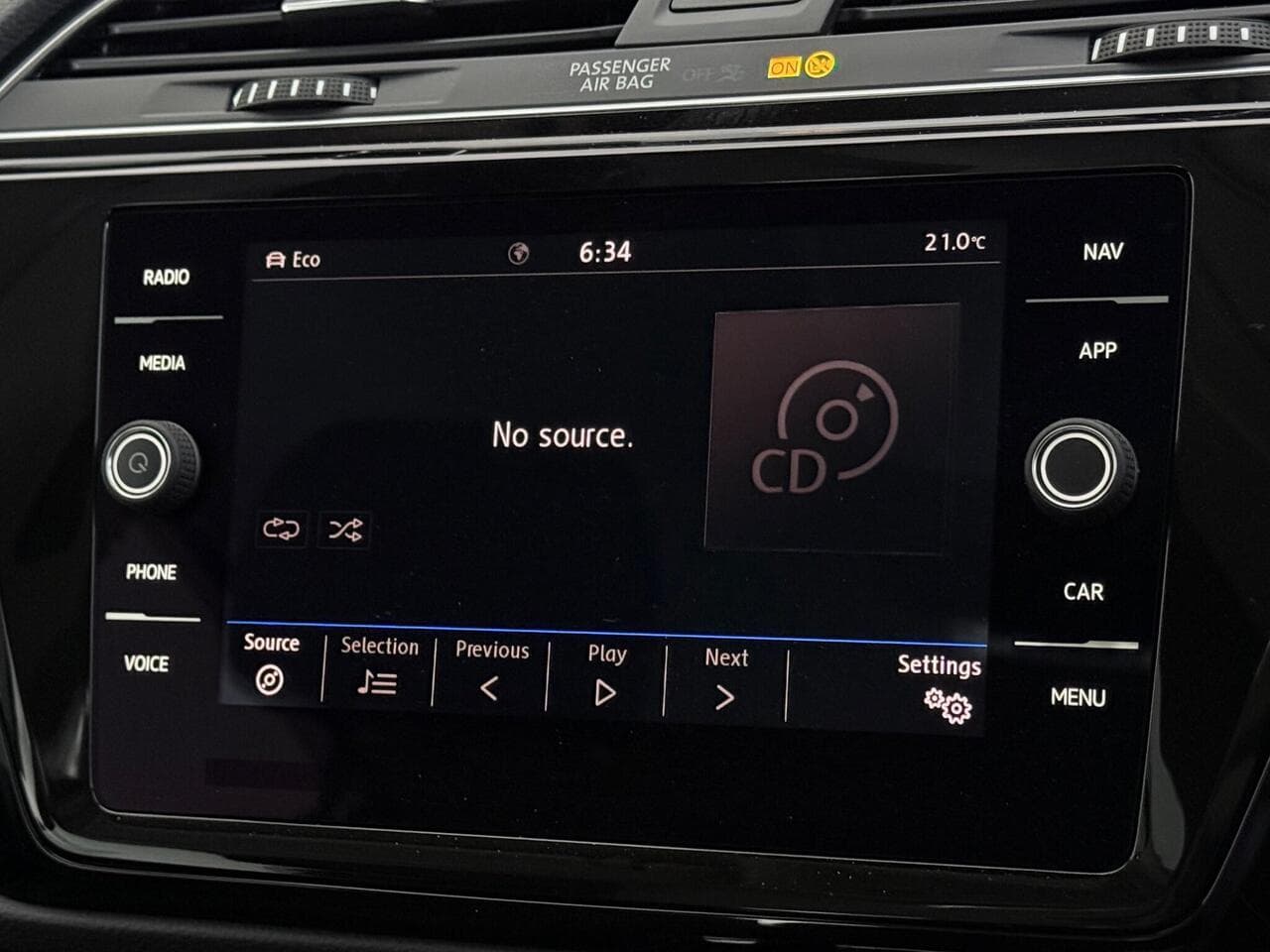Volkswagen Touran thumbnail Infotainment System