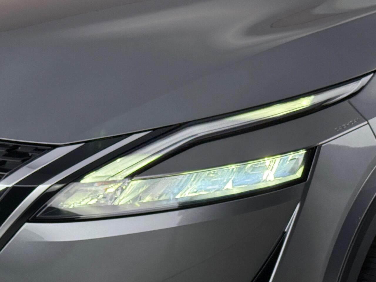 Nissan Qashqai thumbnail Lights Front