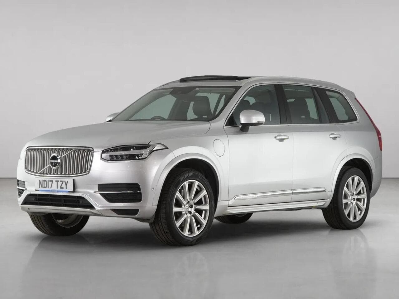 Volvo XC90 thumbnail Front Left
