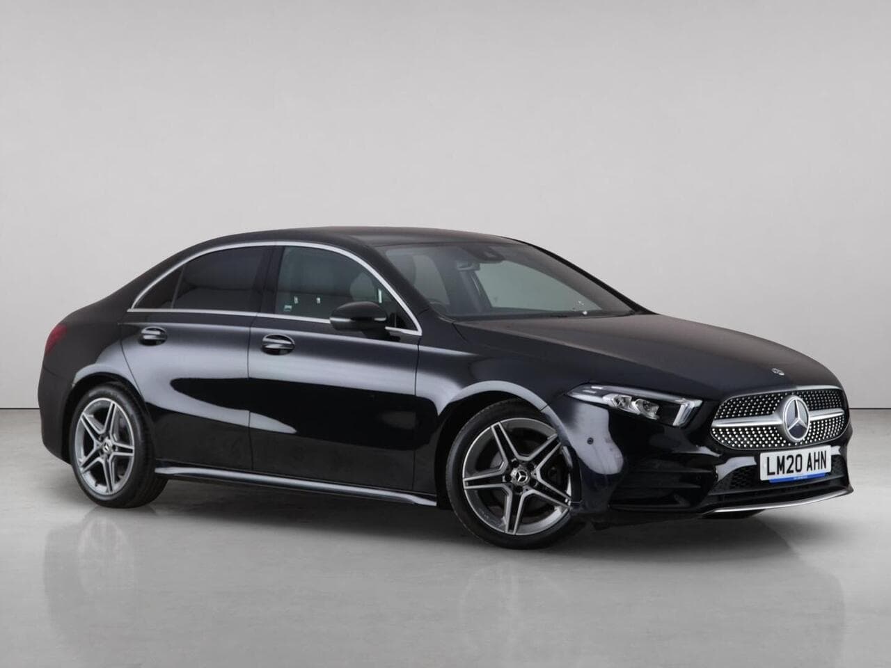 Mercedes-Benz A Class - Mercedes-Benz A Class 1.3 A200 AMG Line (Executive) Euro 6 (s/s) 4dr