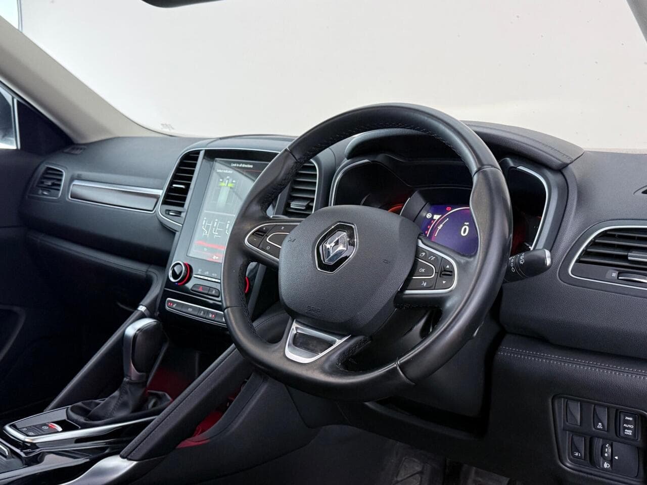 Renault Koleos thumbnail Interior Front
