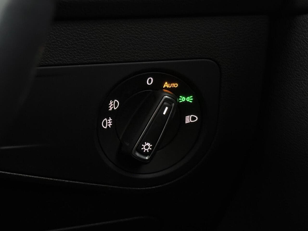 Volkswagen Tiguan thumbnail Misc Controls