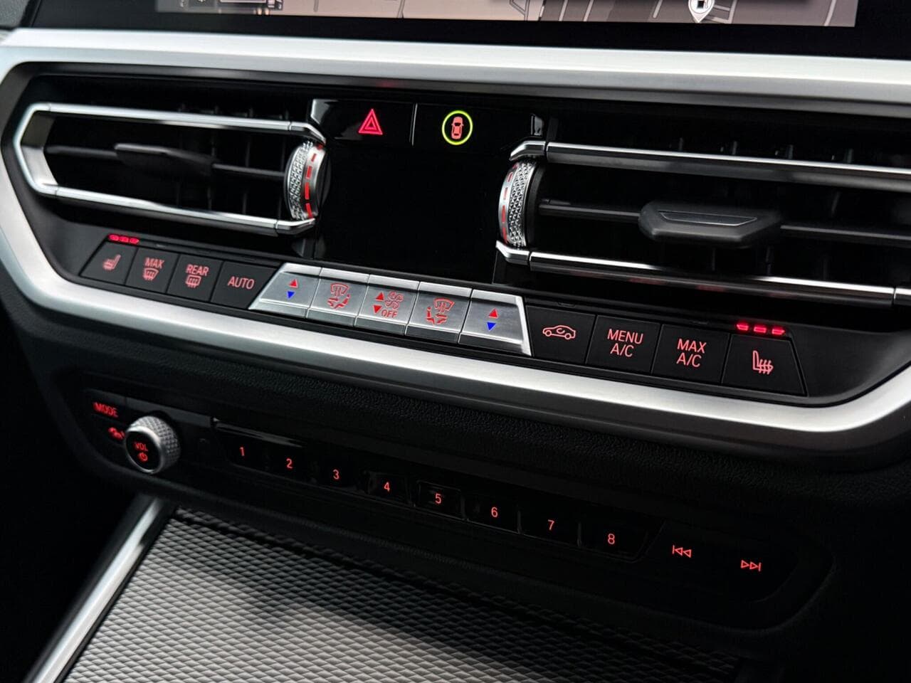 BMW 3 Series thumbnail Infotainment System