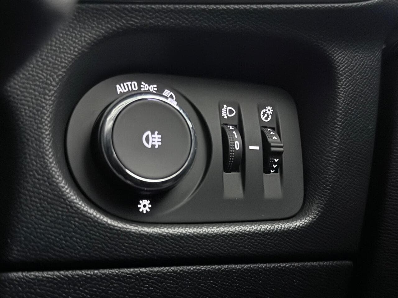 Vauxhall Mokka thumbnail Misc Controls