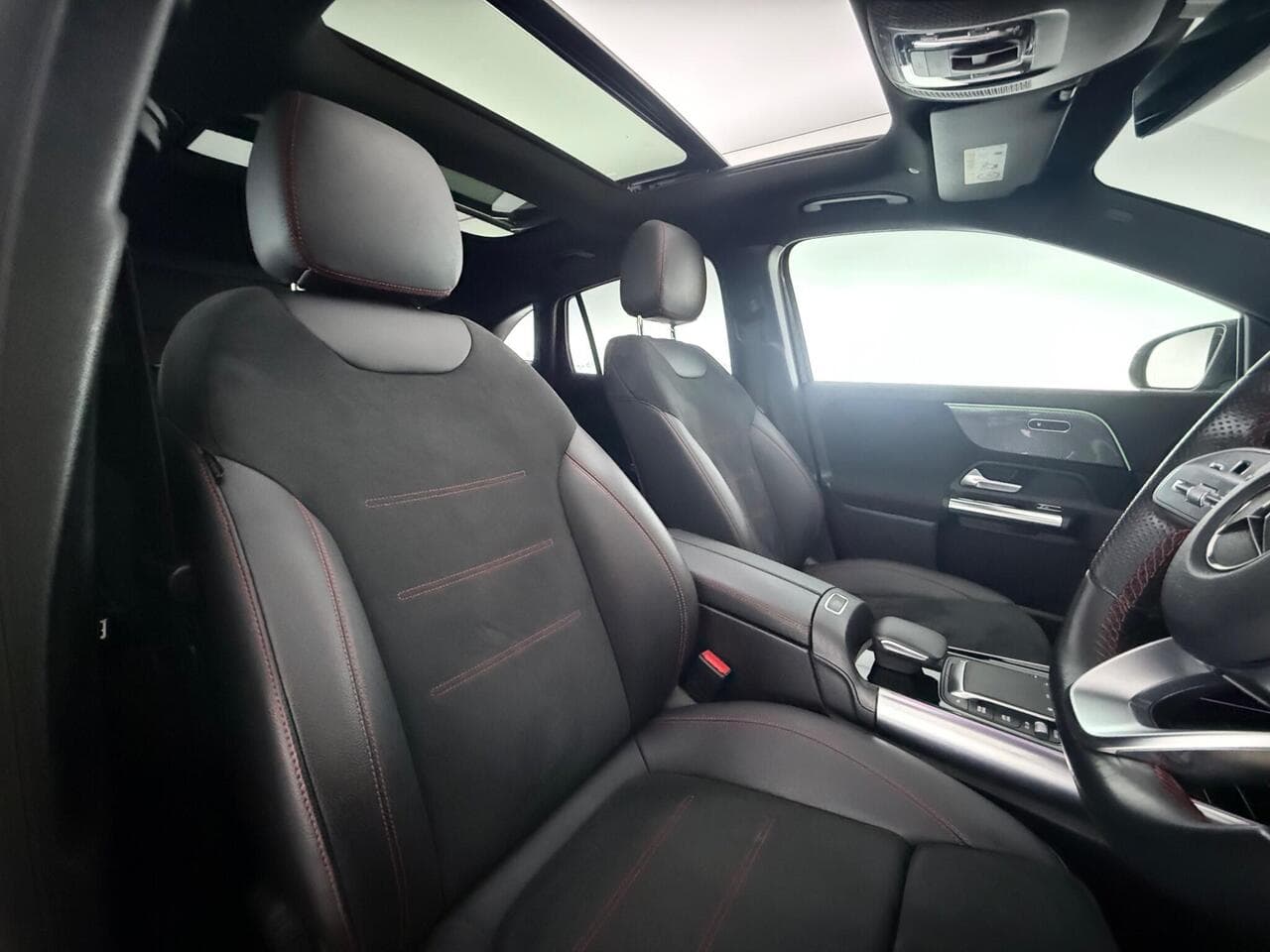 Mercedes-Benz GLA thumbnail Seat Driver