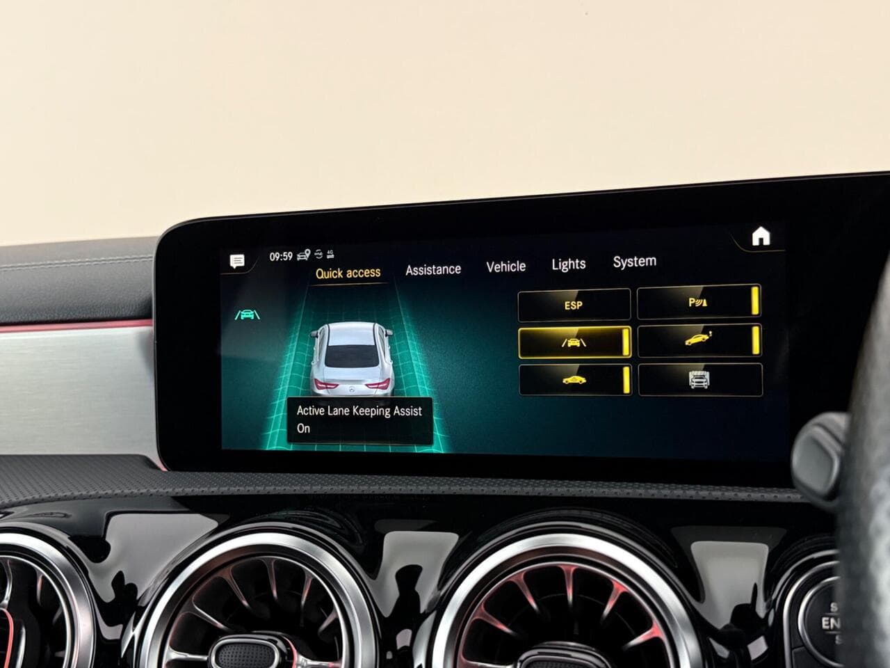 Mercedes-Benz CLA thumbnail Infotainment System