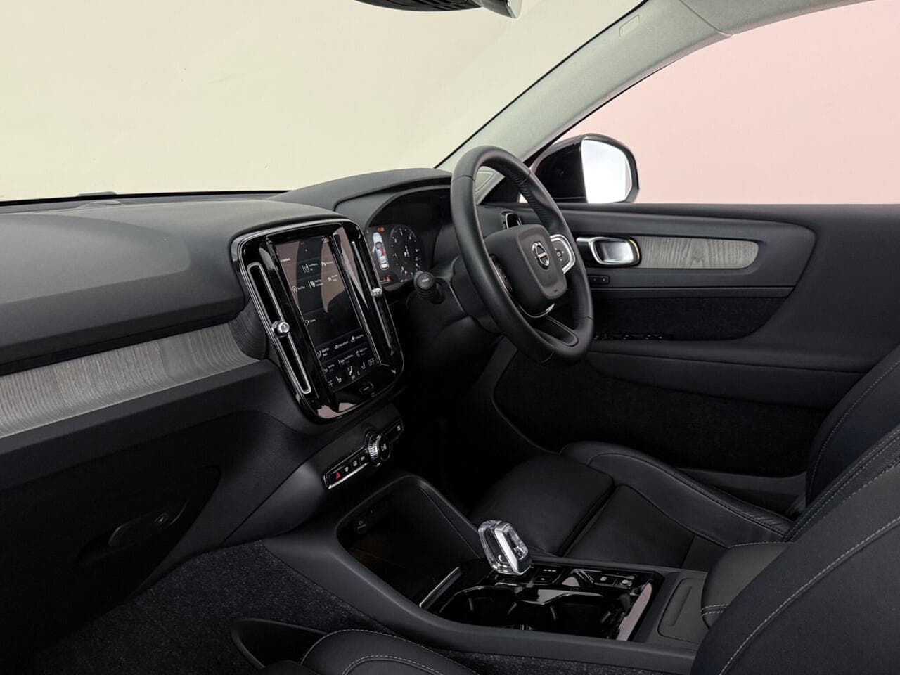 Volvo XC40 thumbnail Interior Front