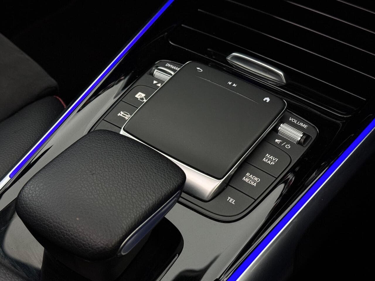 Mercedes-Benz GLB thumbnail Misc Controls