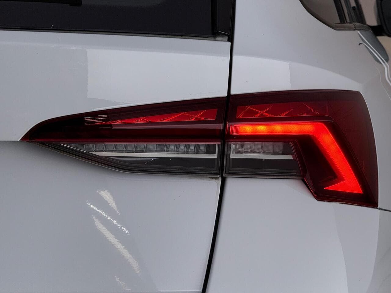 Skoda Octavia thumbnail Lights Rear