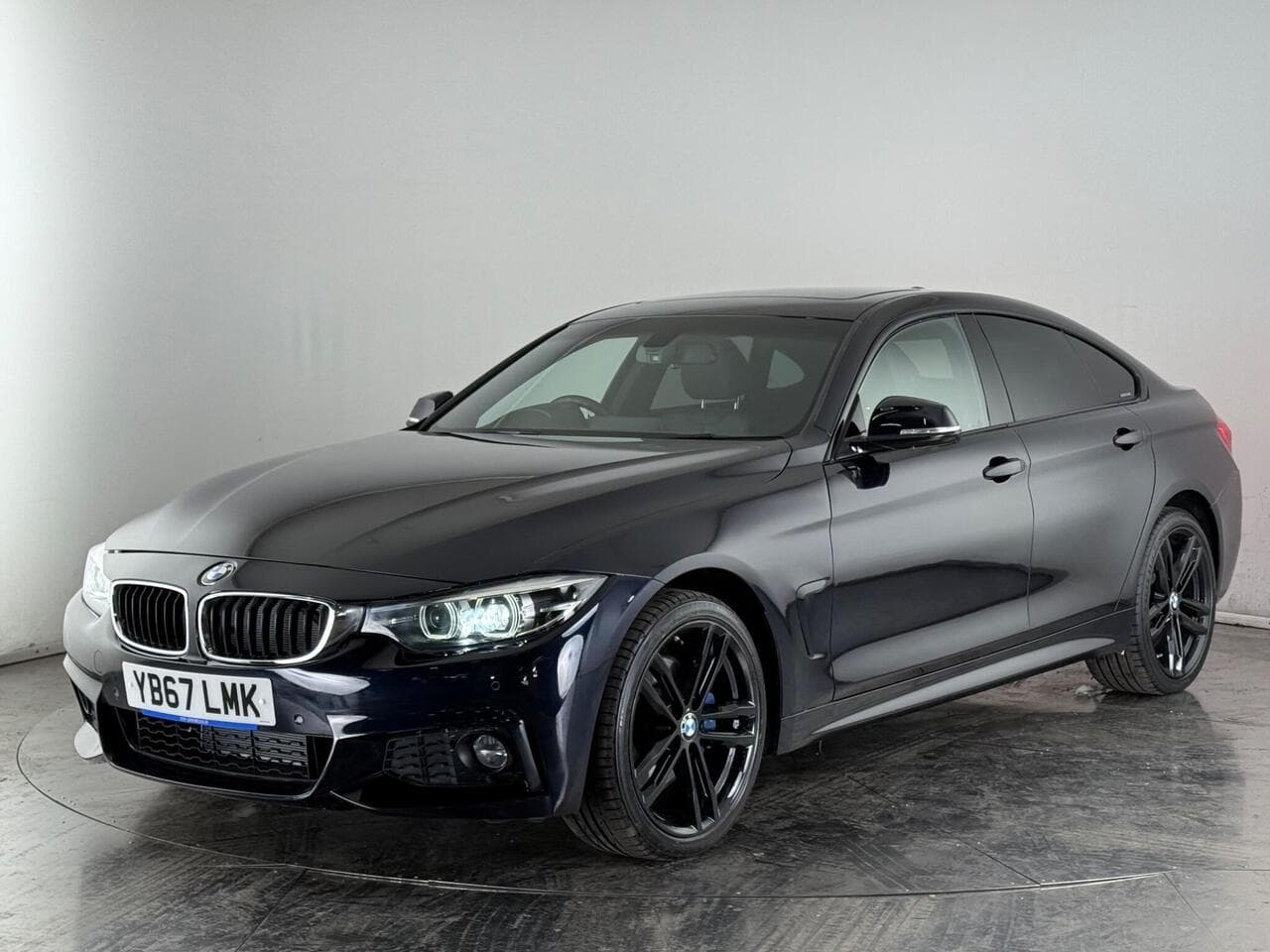 BMW 4 Series Gran Coupe thumbnail Front Left