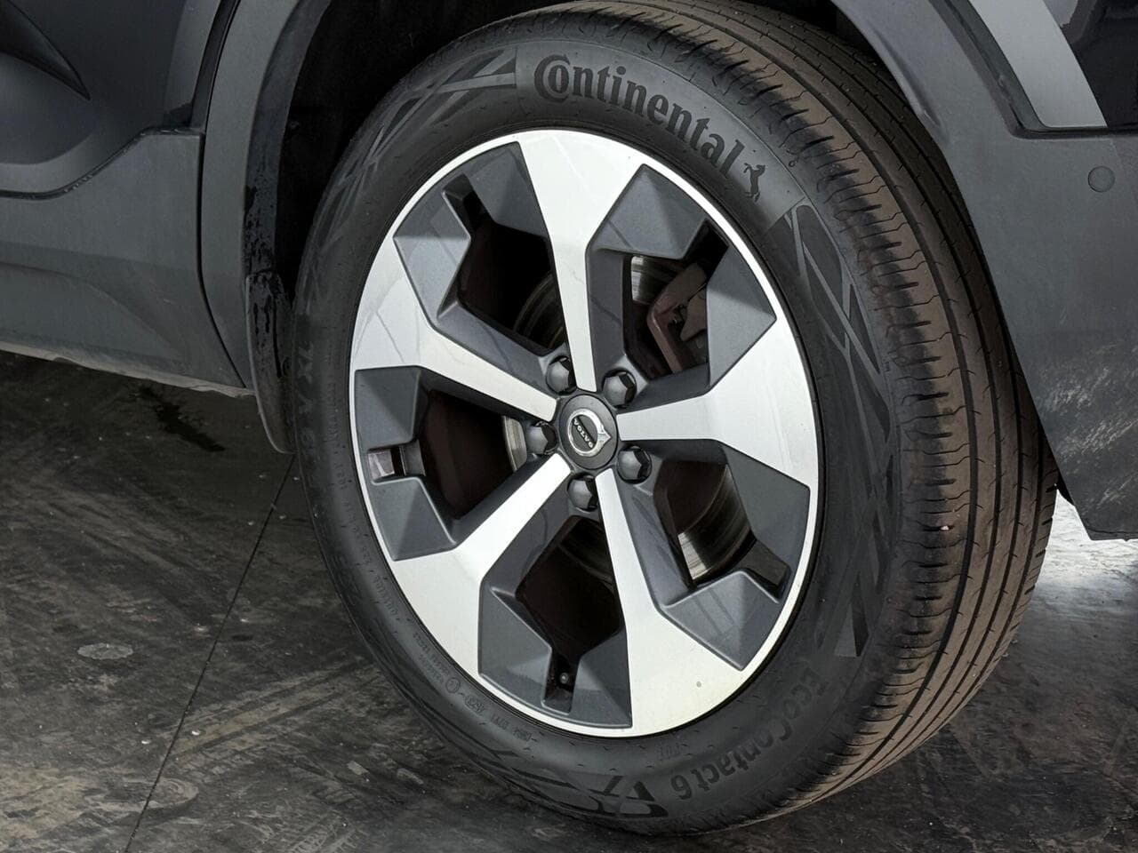 Volvo XC40 thumbnail Wheel
