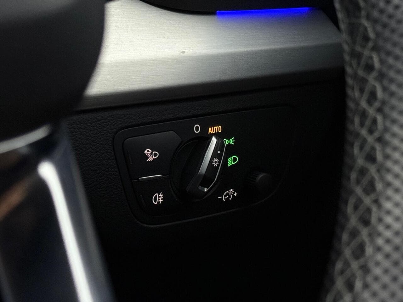 Audi Q5 thumbnail Misc Controls
