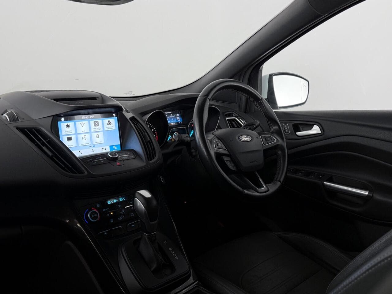 Ford Kuga thumbnail Interior Front