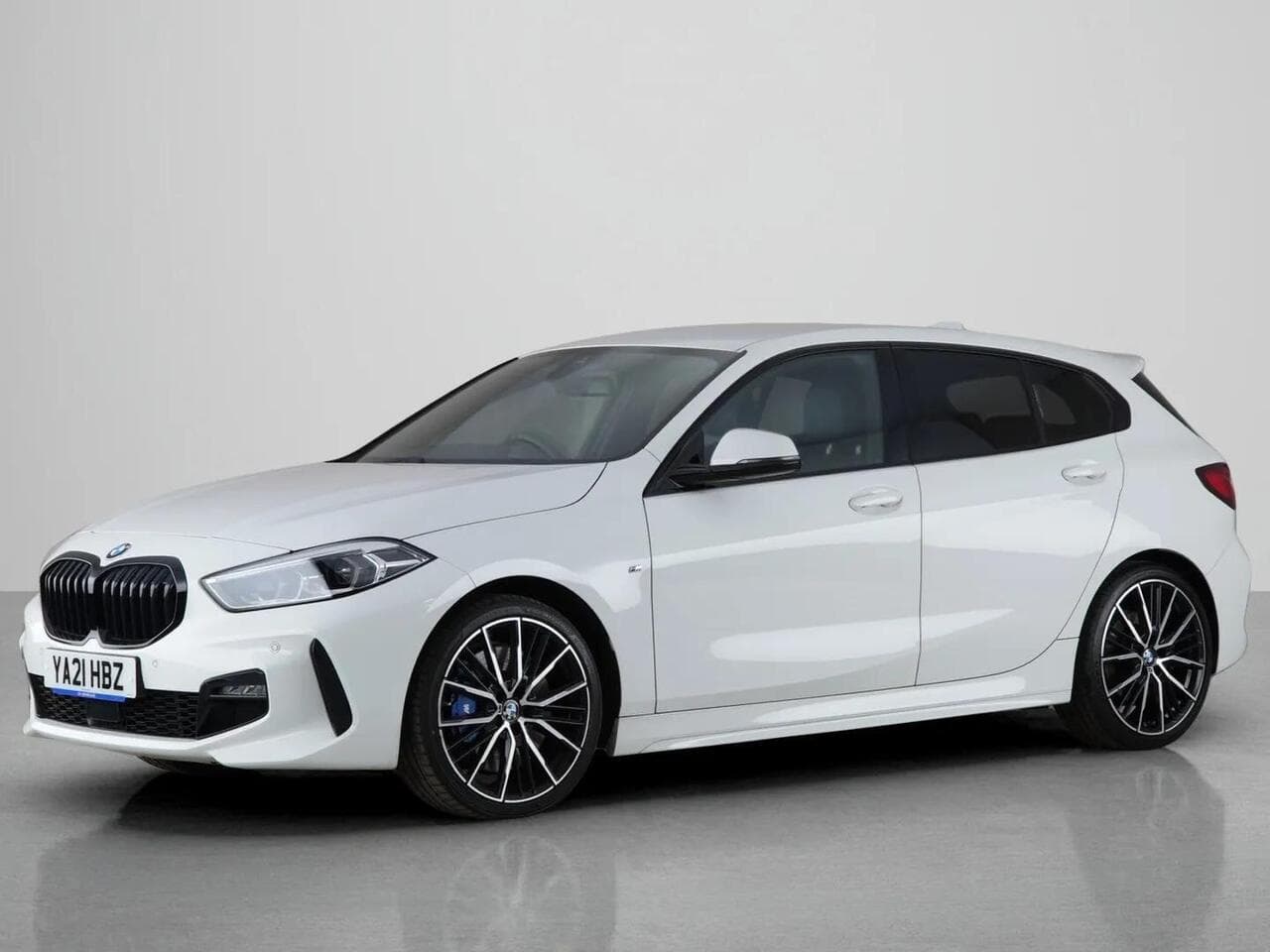 BMW 1 Series thumbnail Front Left